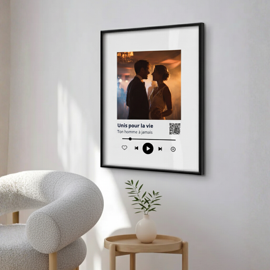 Elegant black custom frame with TailorTune design